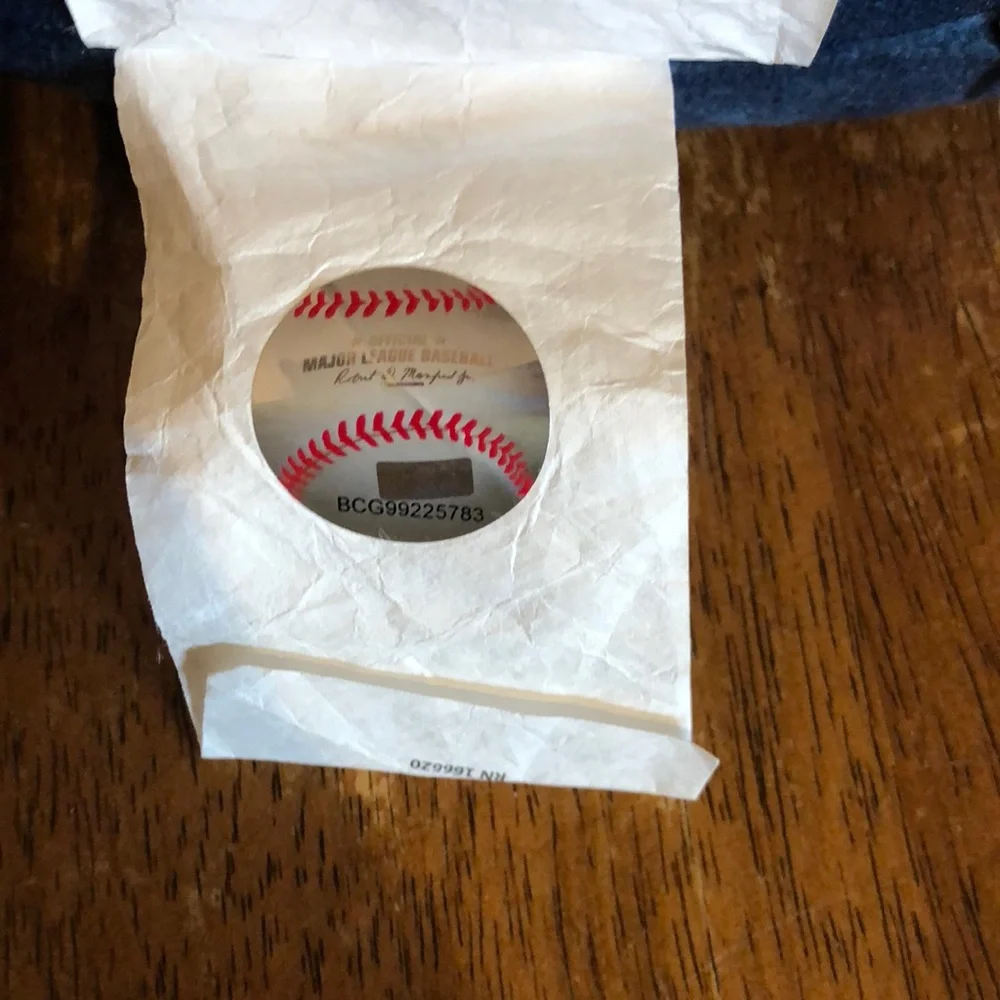 Official Major League Merchandise Boston Red Sox Snowman Travel Pillow NWOT - Picture 3 of 6